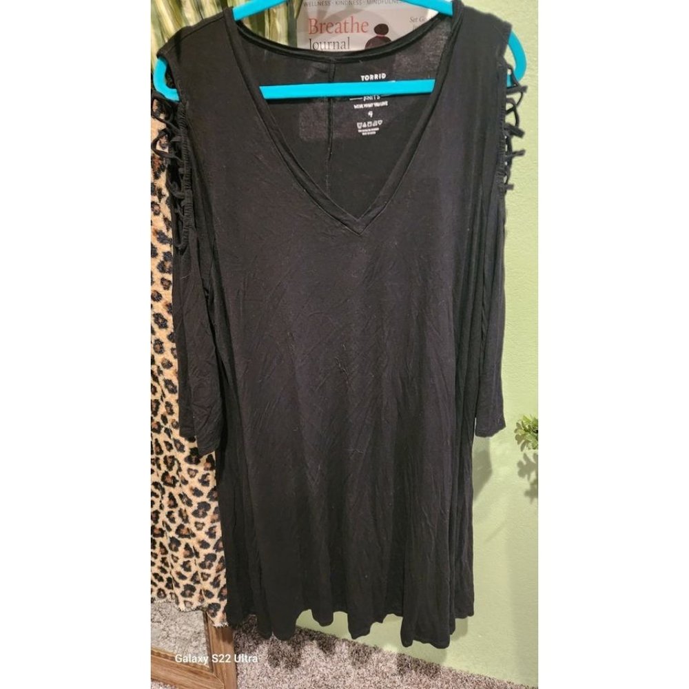 Torrid Women's 4 (4X) Super Soft Knits Lace Up Shoulder Swing Dress.